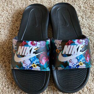 Nike Sandals Flip Flops Shower Shoes Size 8 Summer Beach Vacation